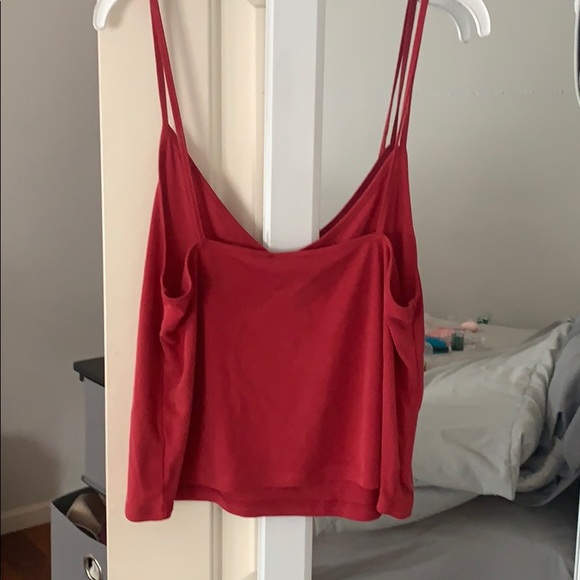 Red tank - Picture 2 of 2